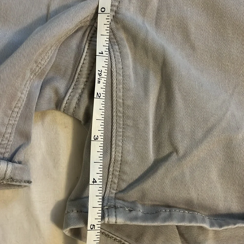 **3/$20** AEO Shorts - Size 00 - Picture 7 of 7